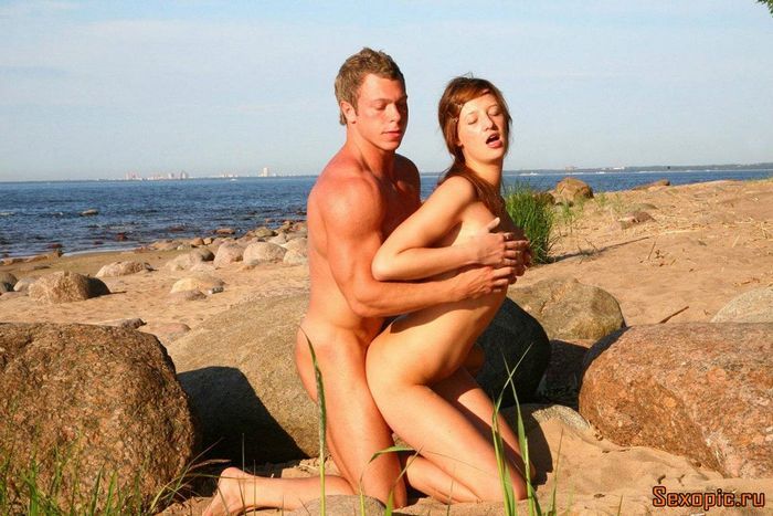 Пары на пляже порно фото